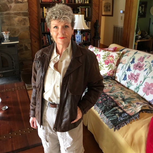 Hello.  I'm Kimi - Picture 7 of 13